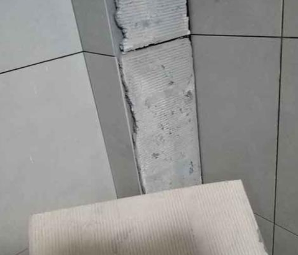 旬邑瓷砖空鼓维修公司分享下厨房瓷砖脱落的补救措施。